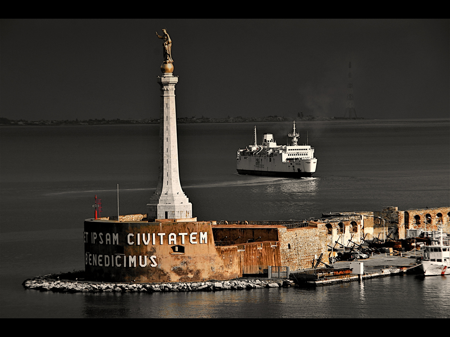 Impressions of Messina - Hafeneinfahrt- Motiv vom Weltenbummler