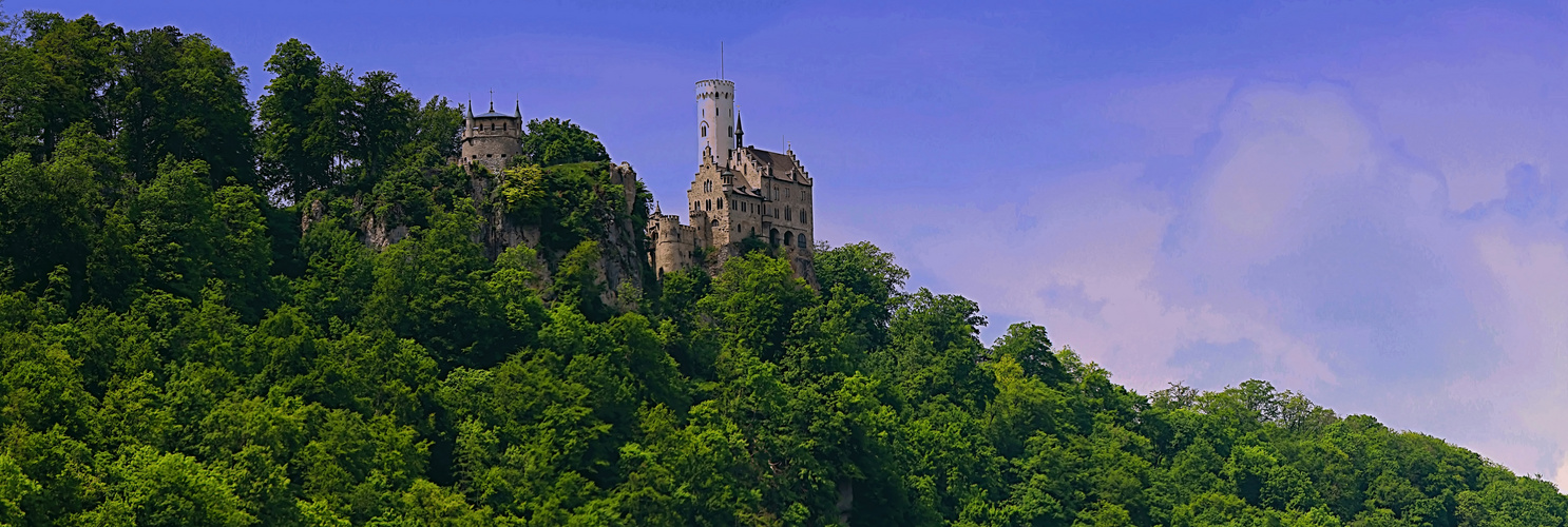 Impressions of Schloss Lichtenstein - Blick zum Schloss