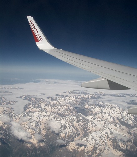In 12.000 Metern Höhe über den Alpen