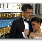 In a wedding dress in the traffic of the Termini station in Rome ... A surreal situation