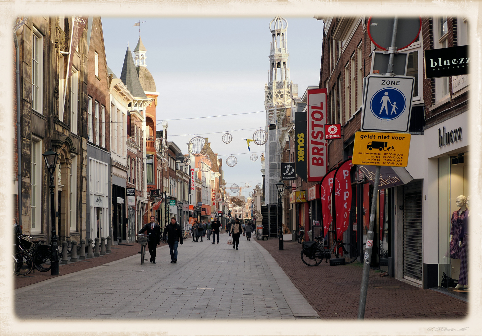 In Alkmaar war schon die Weihnachtsdeko vorhanden…