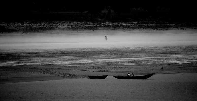 in attesa di traghettare.