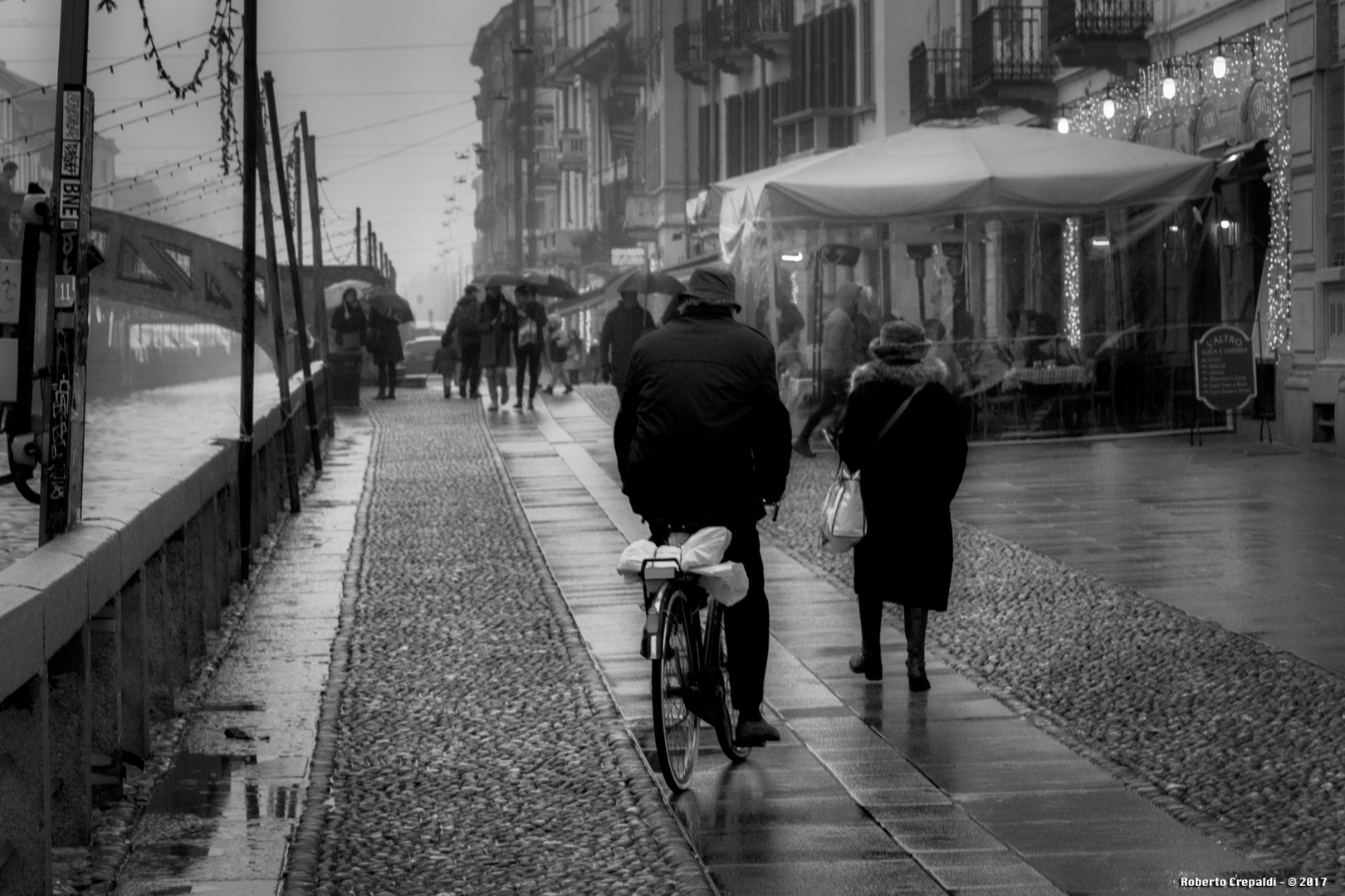 In bici, Naviglio Grande di Milano