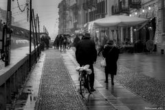 In bici, Naviglio Grande di Milano