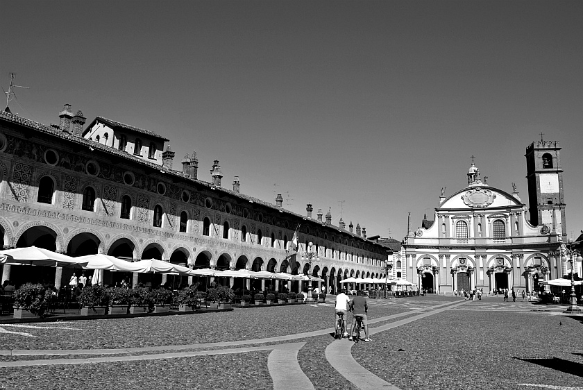 In bicicletta a Vigevano