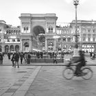 In bicicletta in Piazza Duomo.