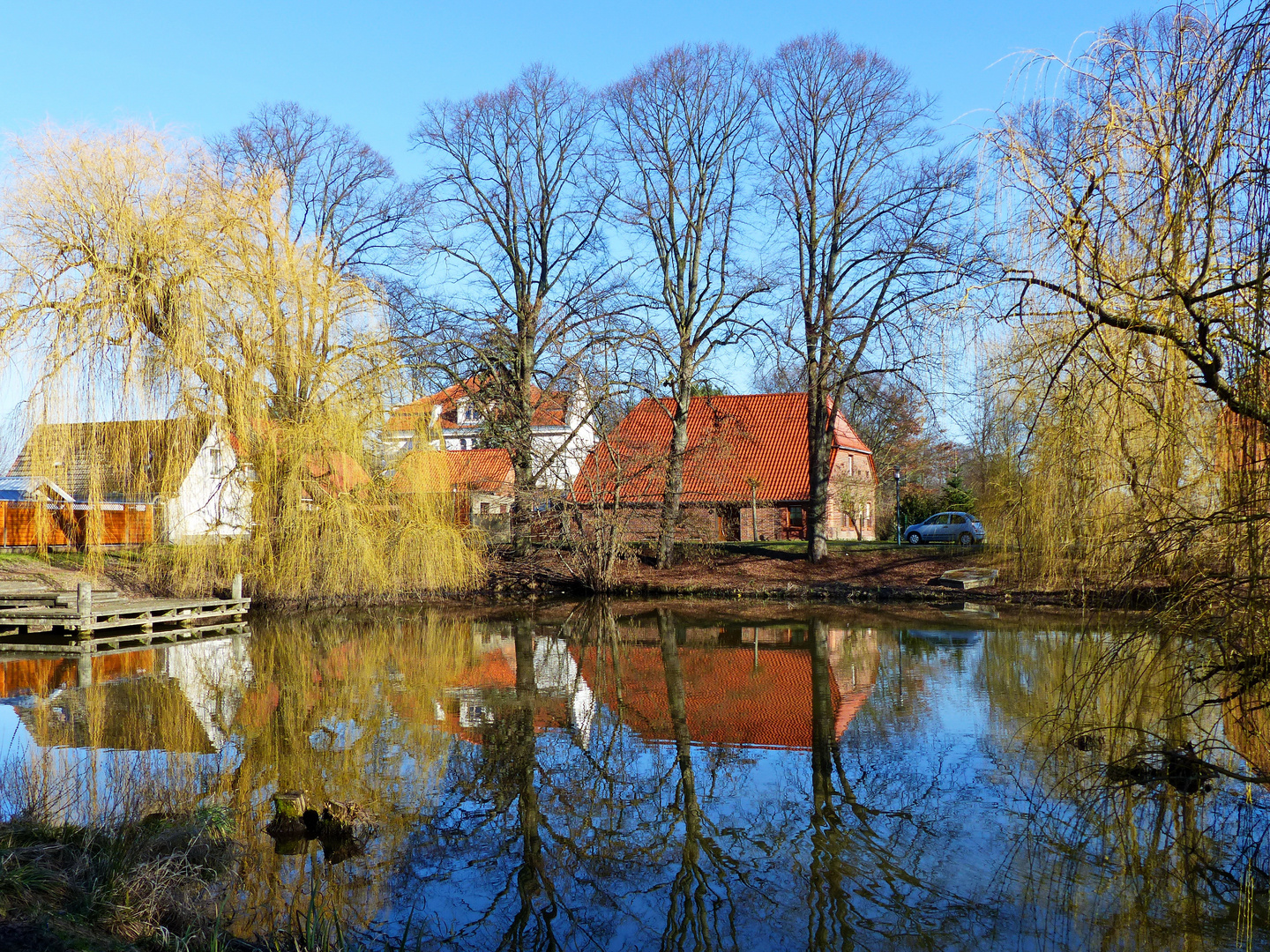 In Boizenburg spiegelt sich schon der Frühling