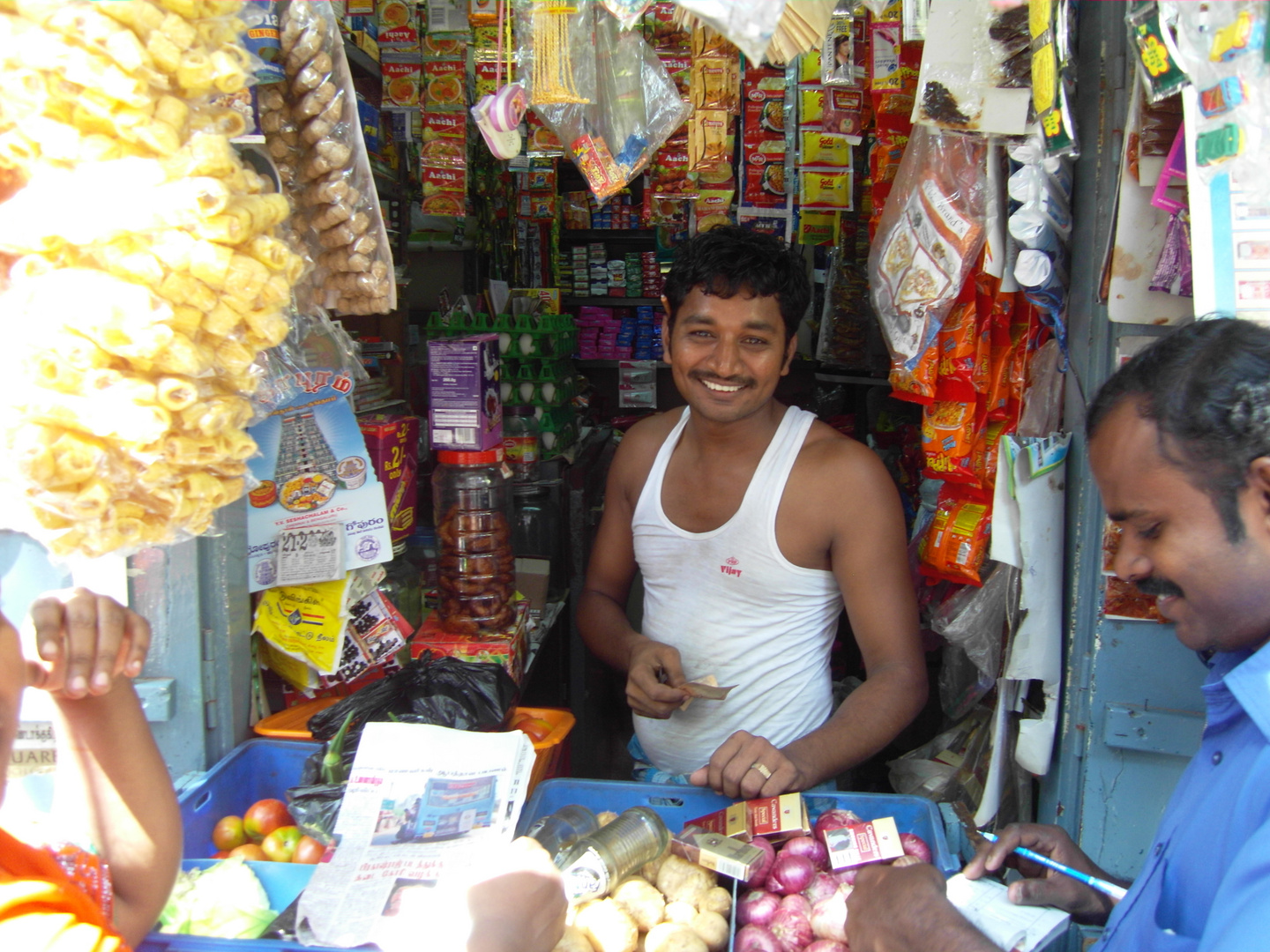 In Chennai - Indien - Verkäufer im Kiosk