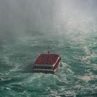 In das tobende Wildwasser am Niagara Fall