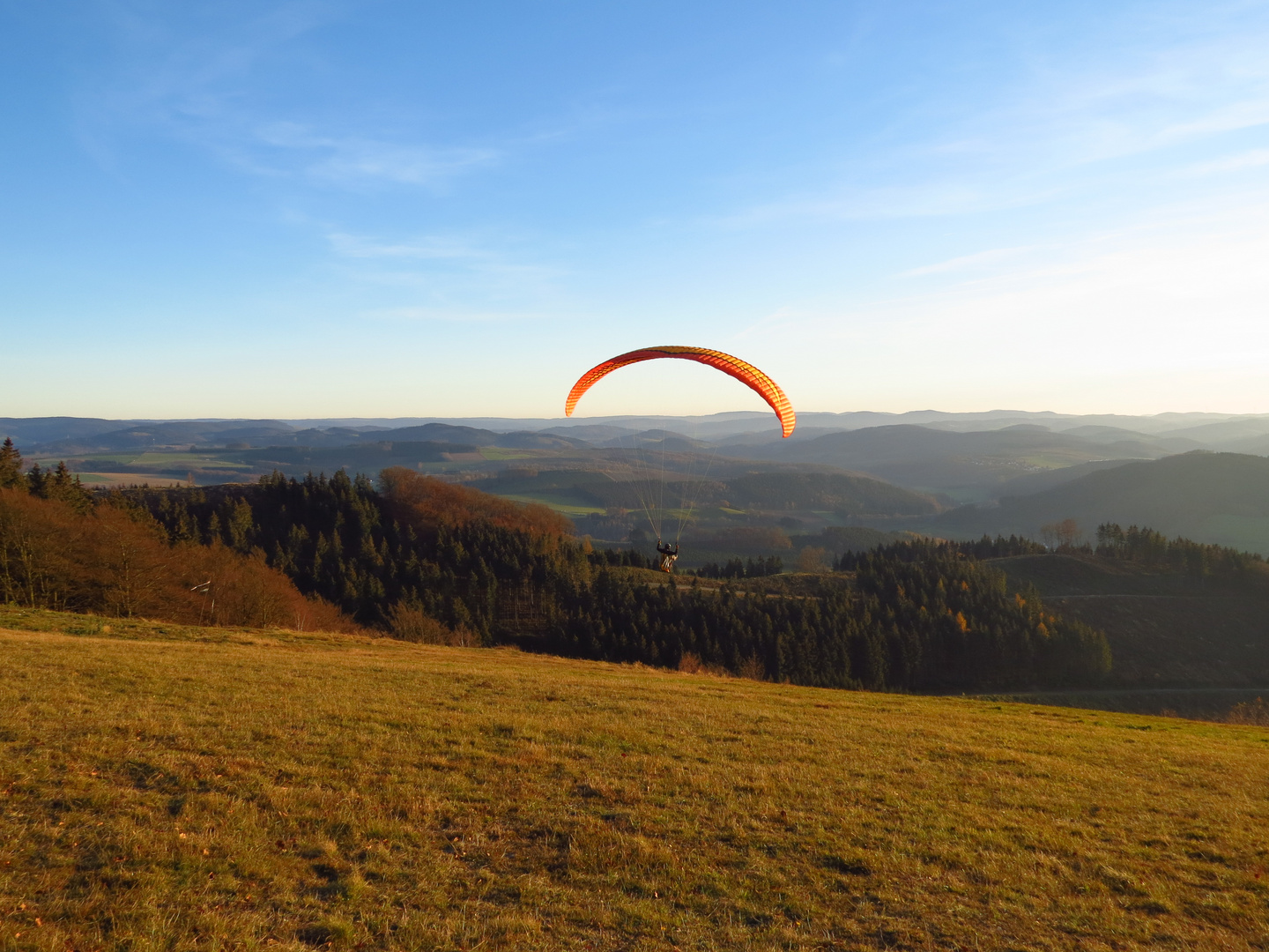 In den Abend schweben