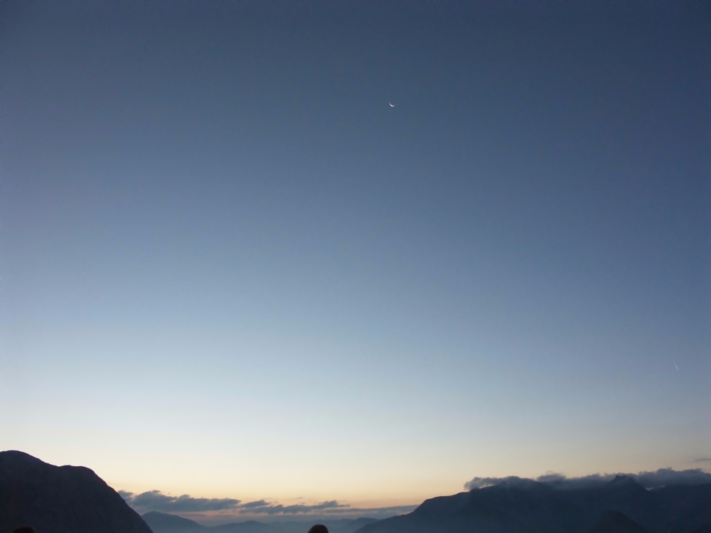 In den Bergen, kurz bevor die Sonne aufgeht