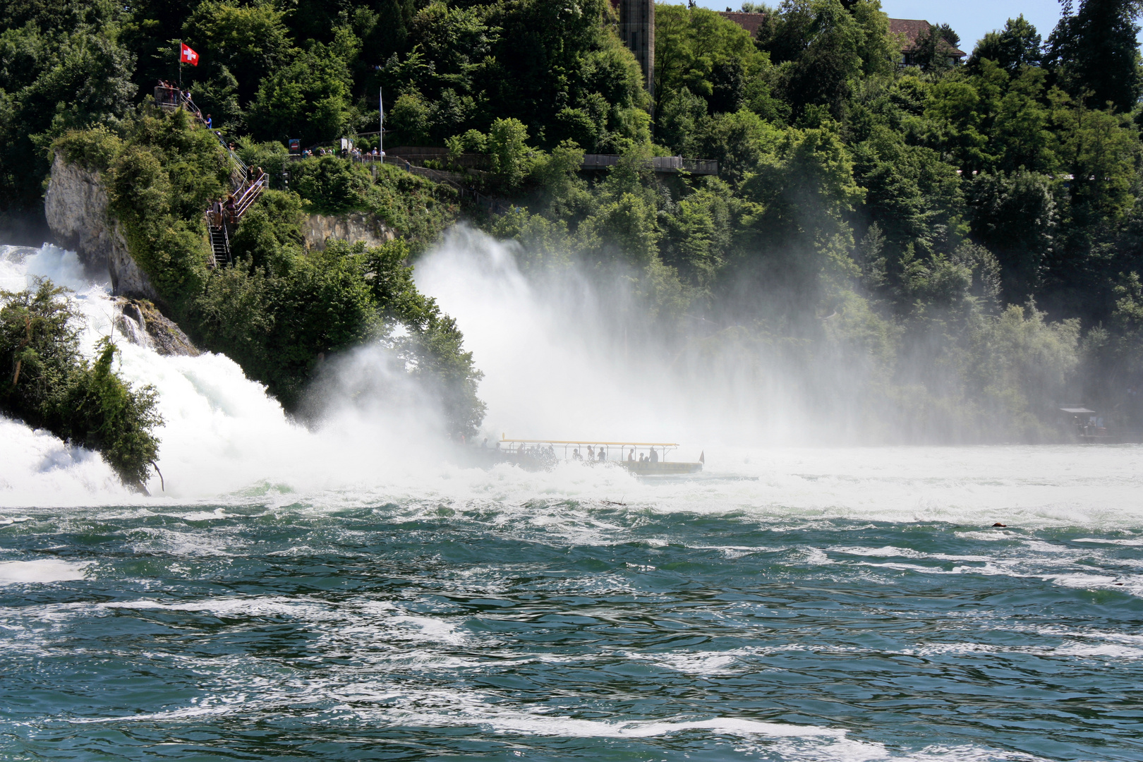 In den Fängen des Wassers- Rheinfall bei Schaffhausen