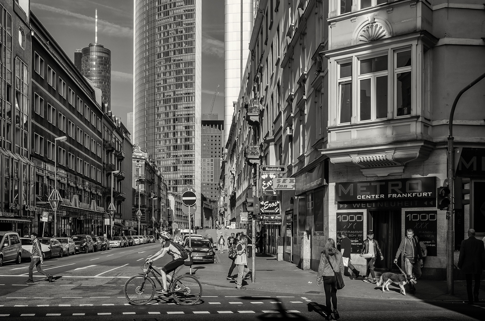 In den Frankfurter Straßenschluchten 