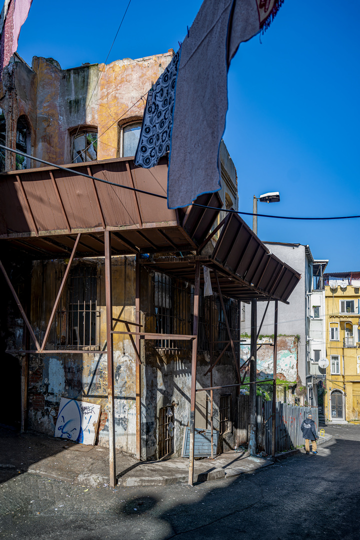 In den Gassen von Beyoglu 02