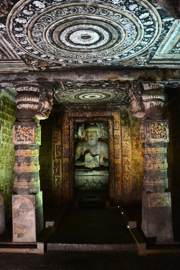 in den Höhlen von Ajanta