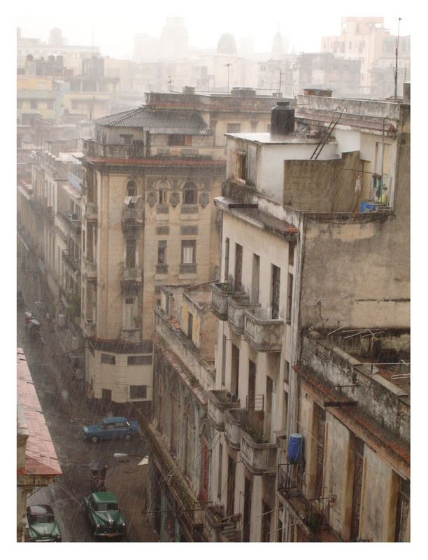 In den nassen Straßen von Havanna