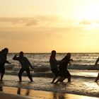 In den Sonnenuntergang auf Zeeland "Surfen"