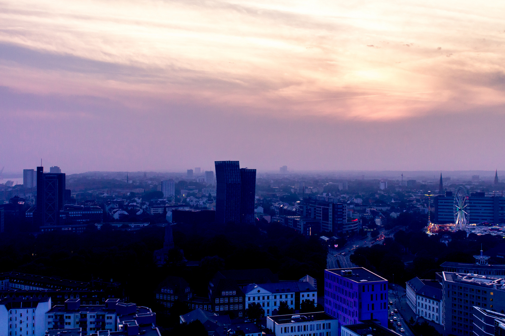 in den Sonnenuntergang Tanzen