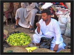 in den Souken von Luxor (11) Menschen bei der Arbeit