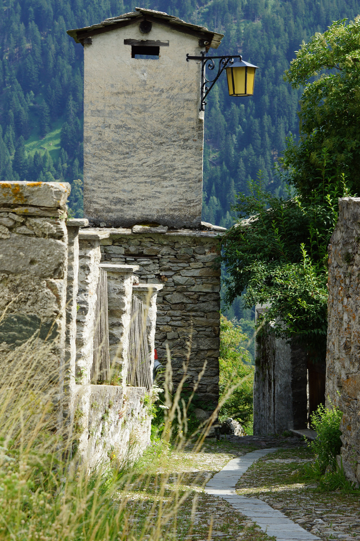 In den Straßen von Soglio  ( 1 / 3 )