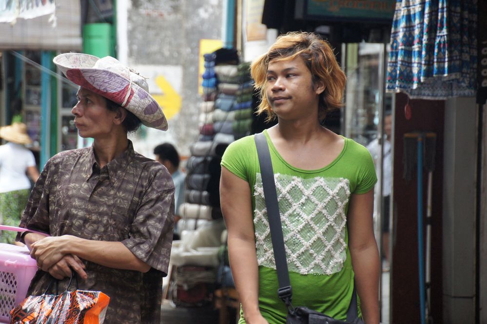 in den strassen von yangon, burma 2011