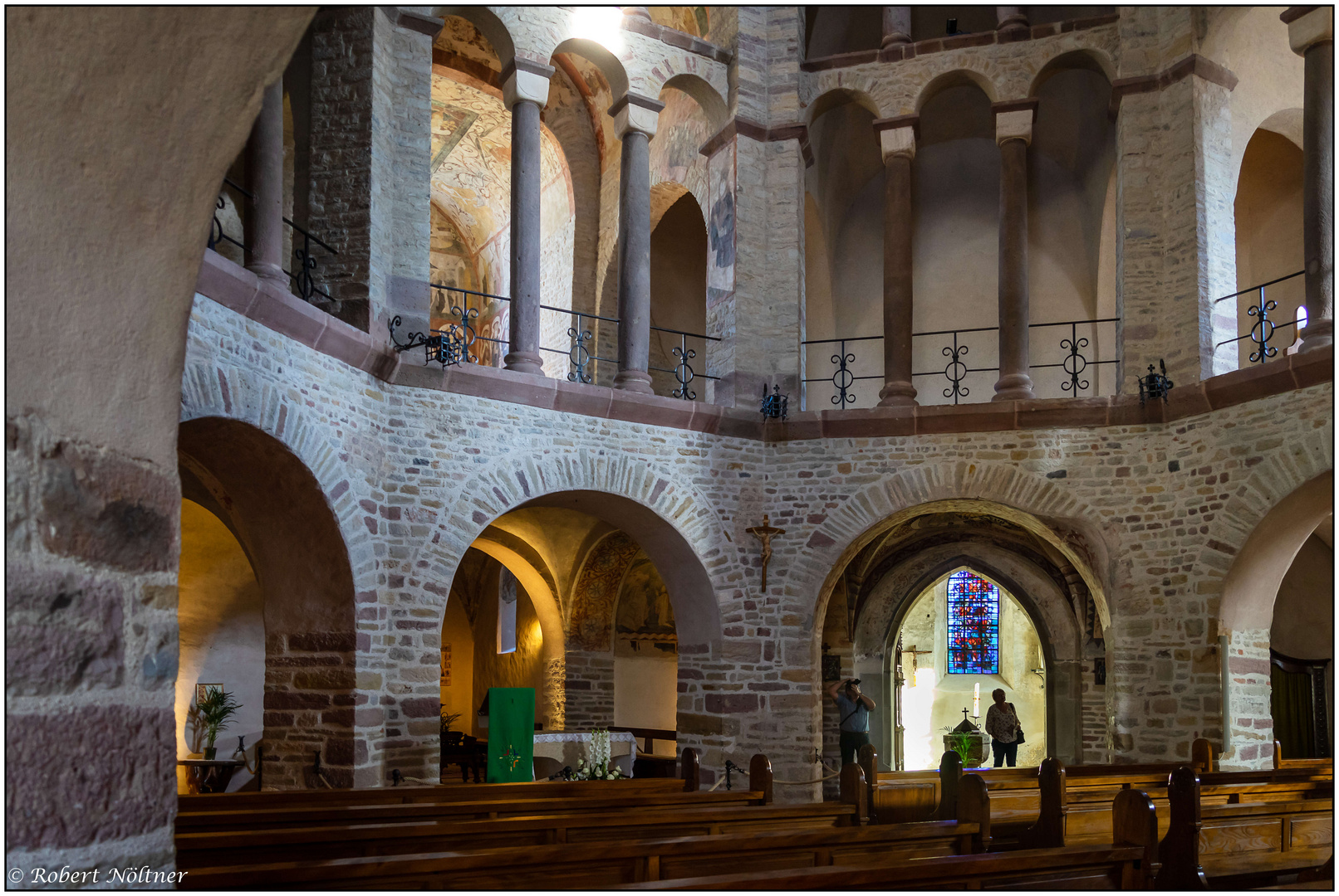 In der Abteikirche Ottmarsheim 04