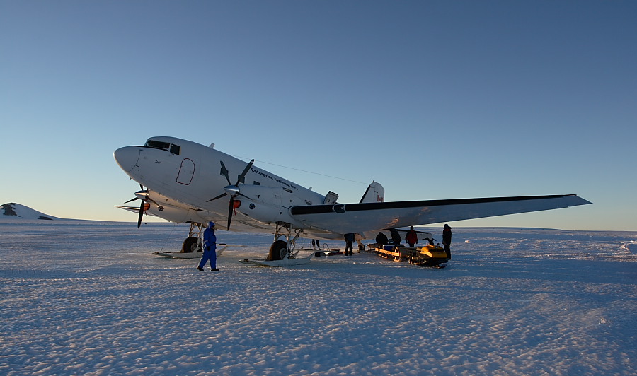 In der Antarktis, es war mal eine DC-3...