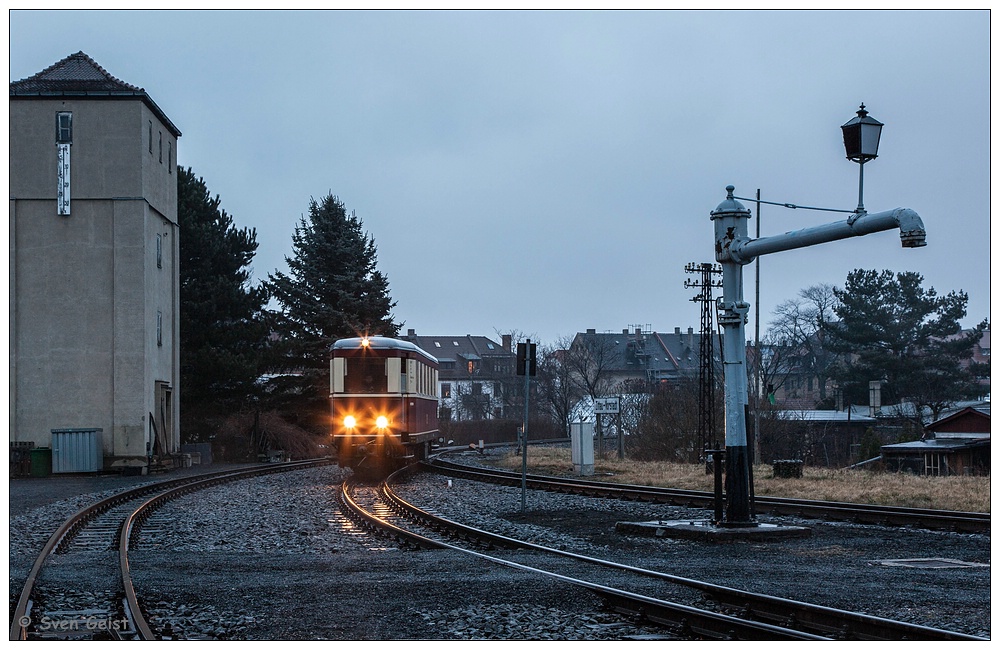 In der Dämmerstunde im Zittauer Vorstadtbahnhof