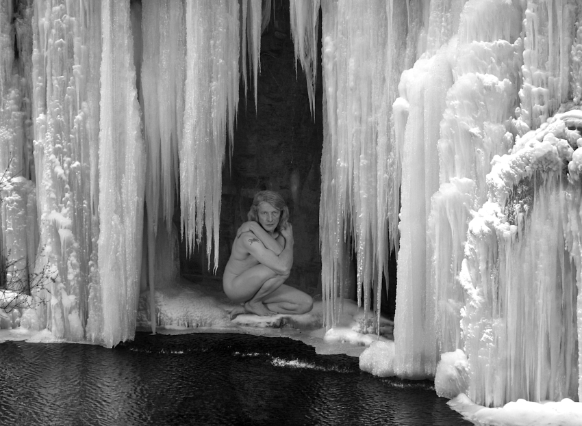 in der eishöhle