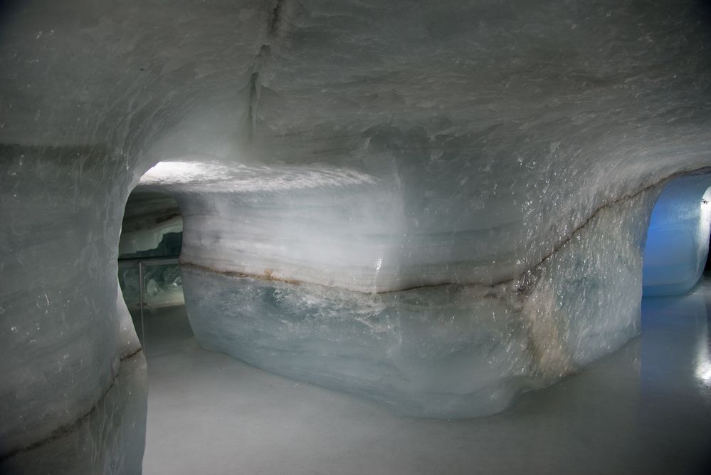 In der Eishöhle