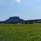 In der Ferne der Lilienstein