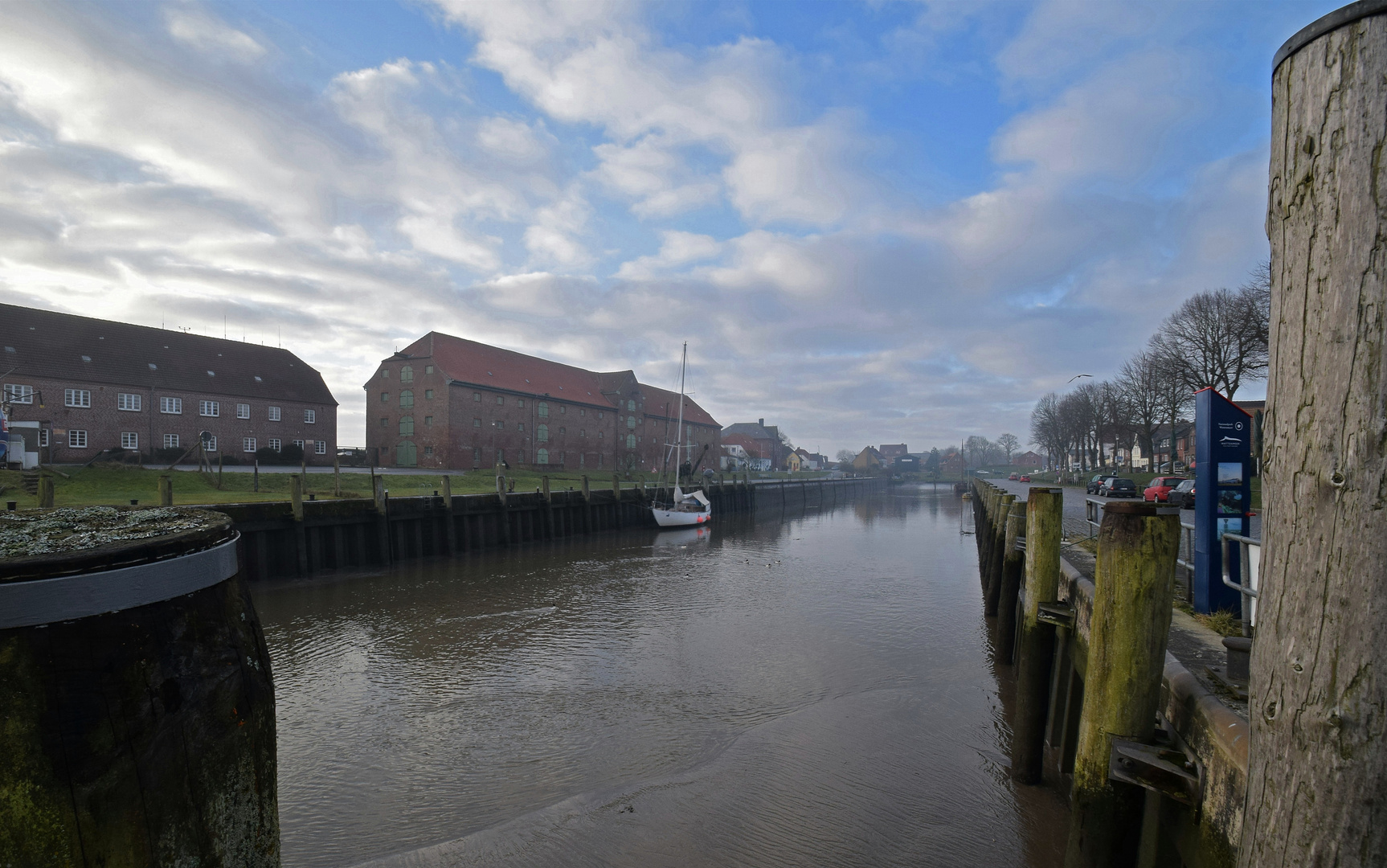 In der Frühe am Tönninger Hafen