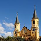 In der Giebelnische steht eine 4 Meter hohe Marmorstatue der Maria Immaculata des....