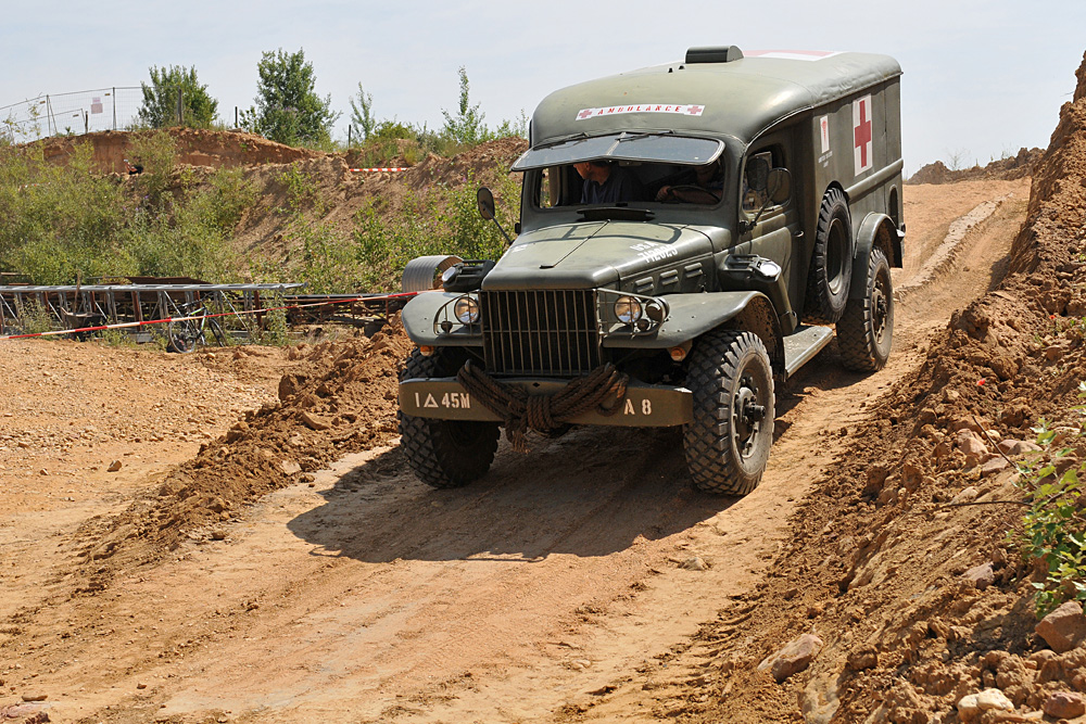 In der Kiesgrube: Ambulance