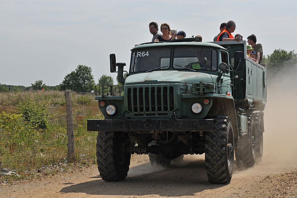 In der Kiesgrube: Spazierfahrt mit dem Allrad – LKW Ural