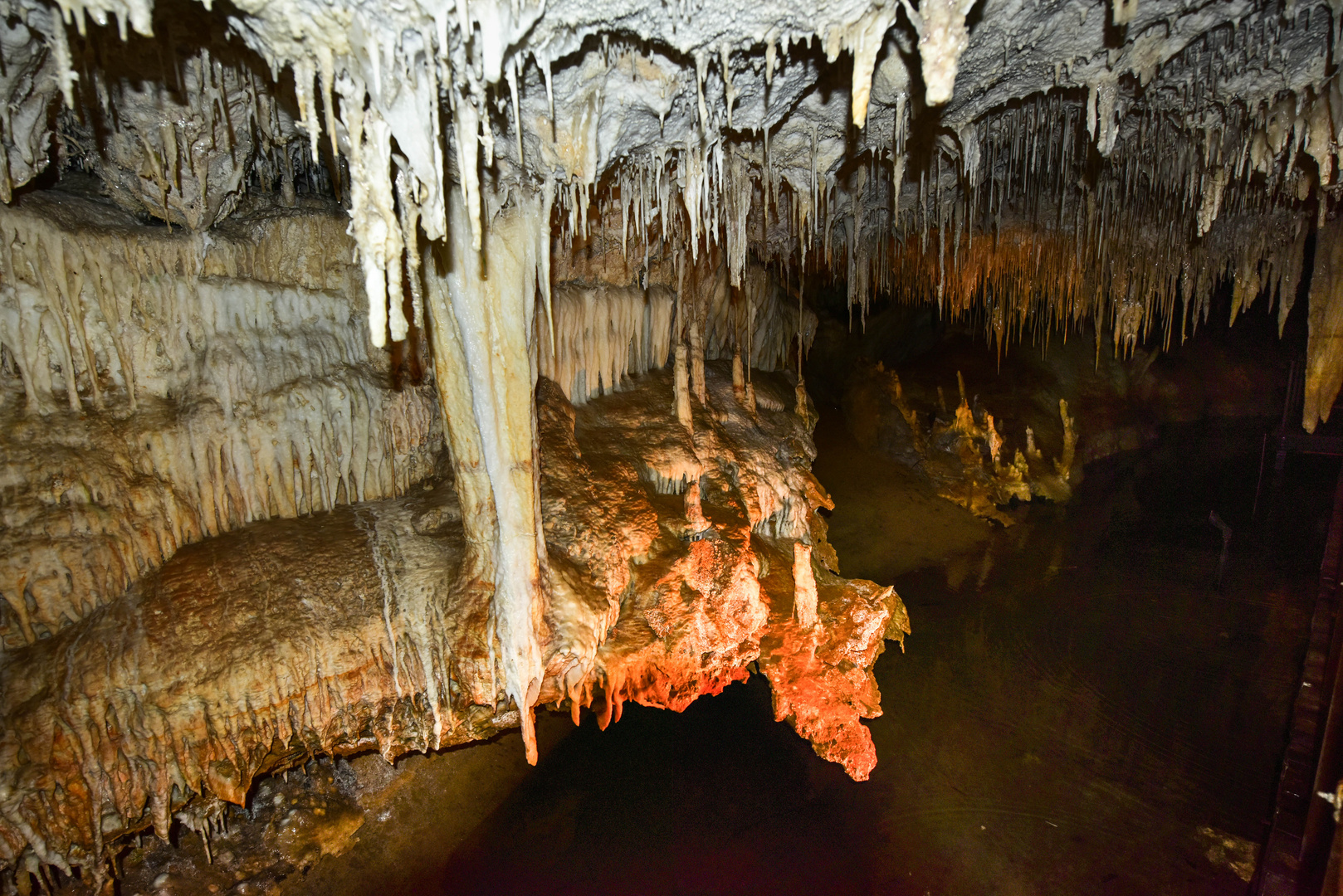 In der Lake Cave