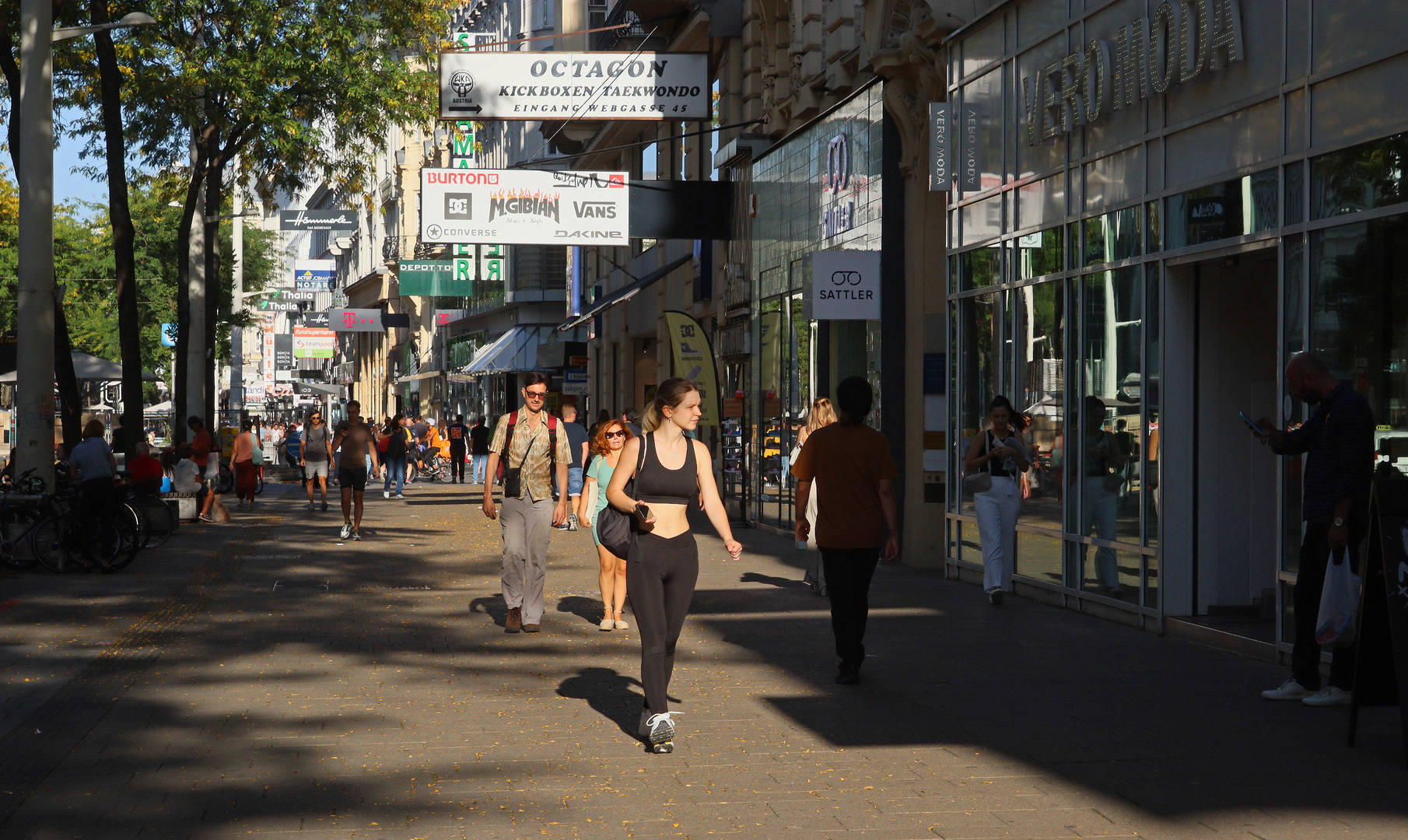 In der Mariahilfer Straße Foto & Bild erwachsene menschen, europe
