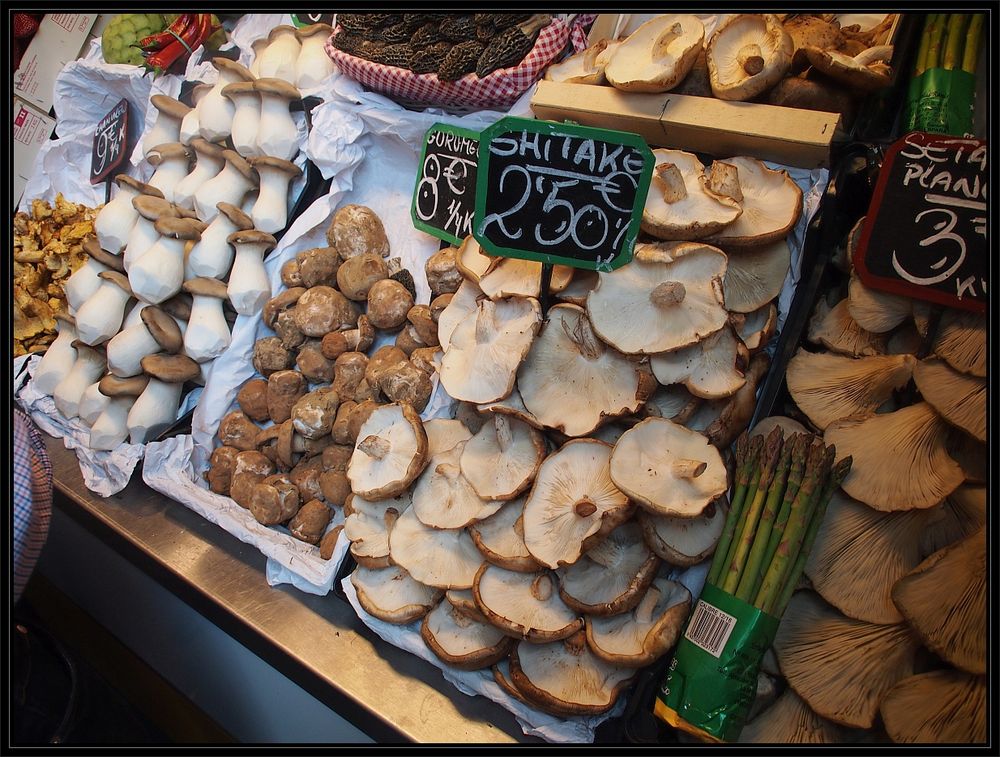 In der Markthalle von Málaga