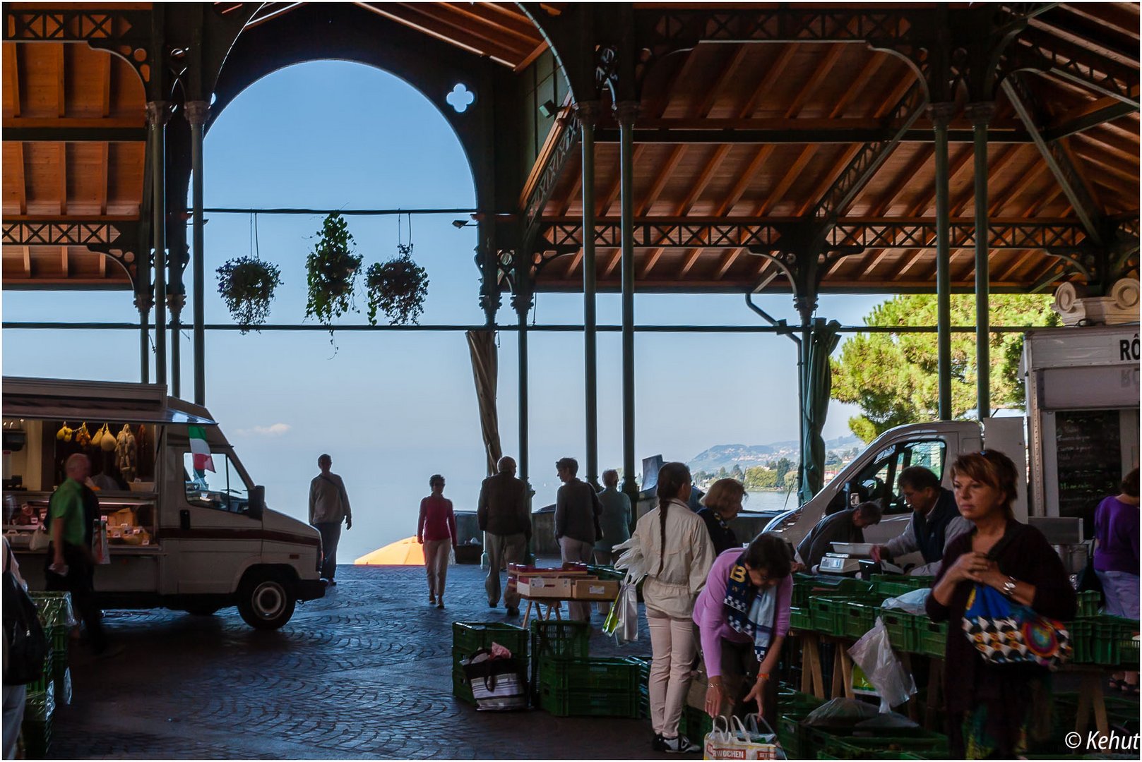 In der Markthalle von Montreux