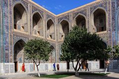 In der Medrese Ulughbek...