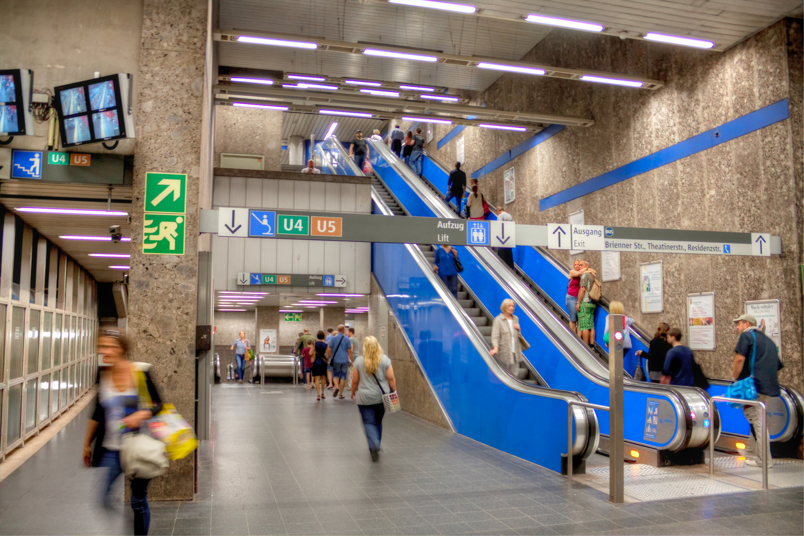 In der Metro von München - Deutschland, Bayern