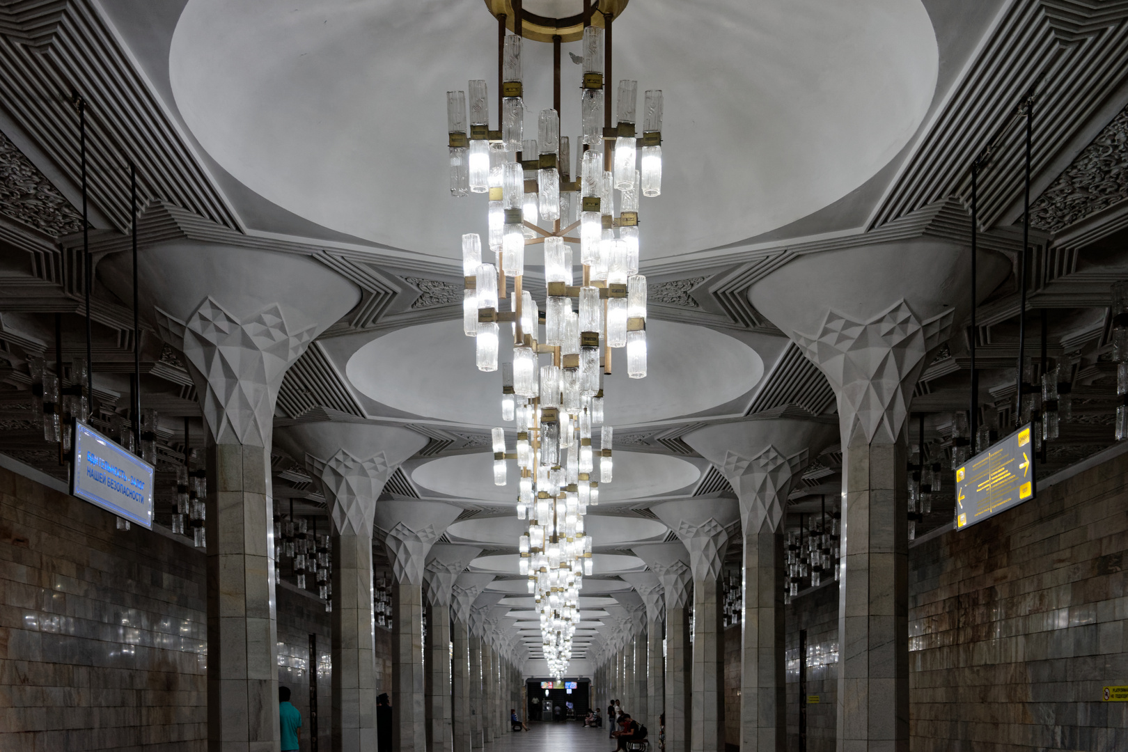 in der Metro von Taschkent