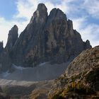 In der Morgensonne und im Frühnebel steht der mächtige Zwölfer, er ist ein 3.094 m...