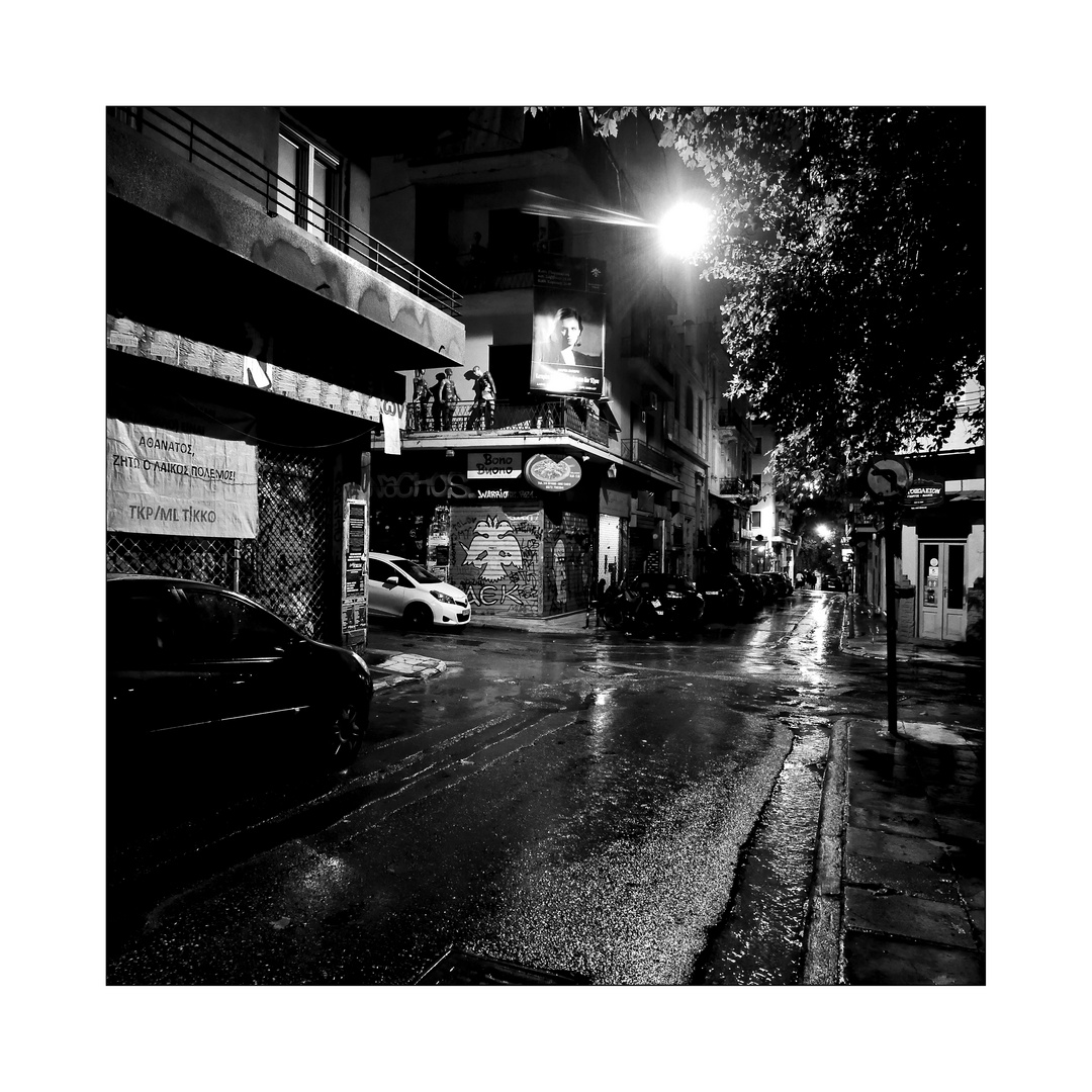 In der Nacht kann selbst der Regen - das Szeneviertel im Nu leer fegen