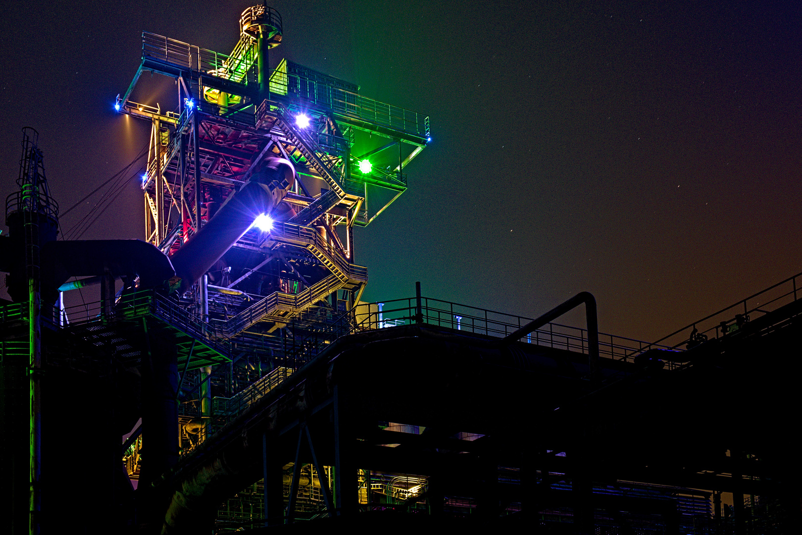 in der Nacht LaPaDu Landschaftspark Duisburg-Nord