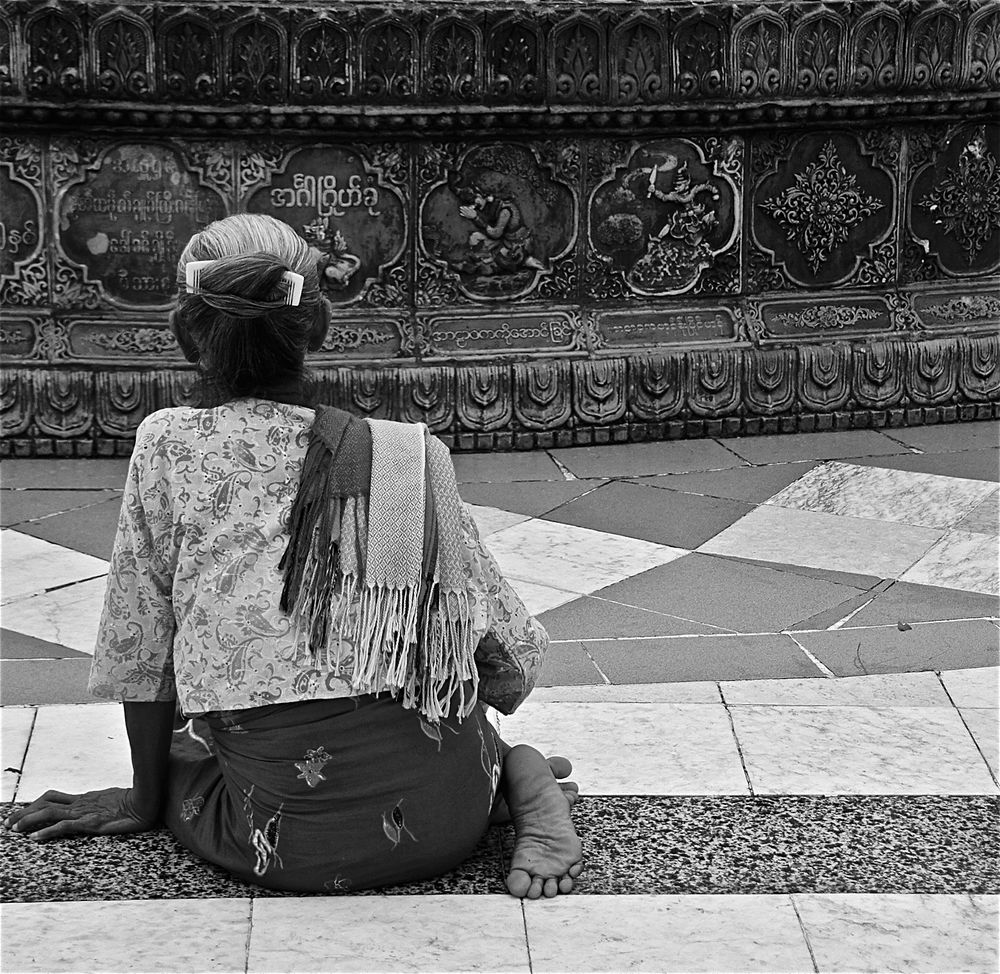 in der ruhe liegt liegt die kraft, shwedagon, burma 2011