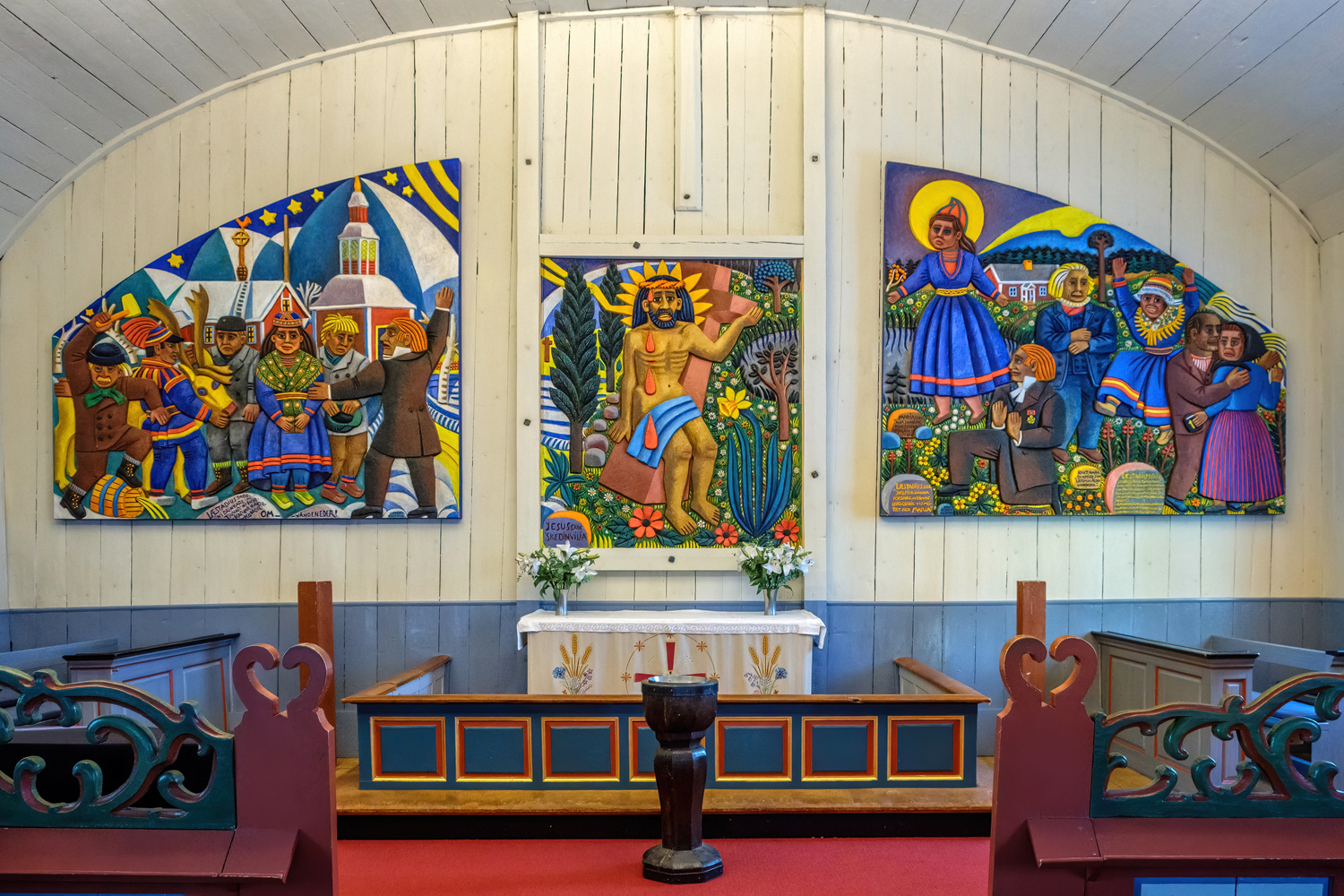 In der Samen Kirche von Jukkasjärvi 