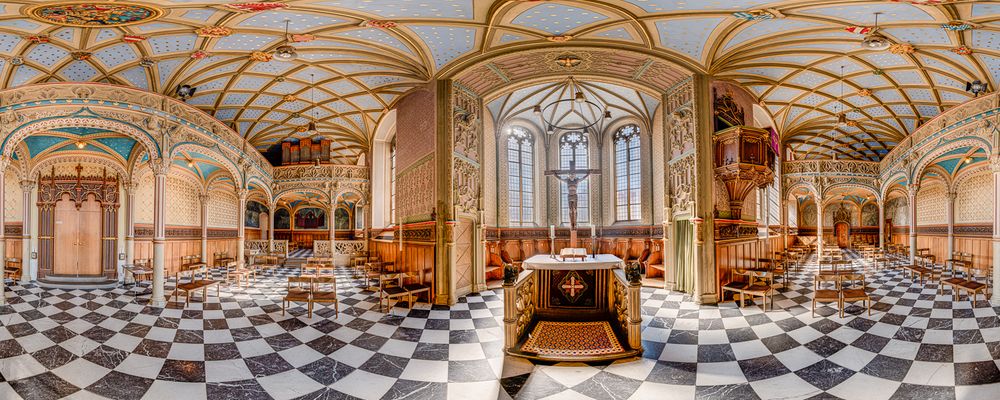 In der Schlosskirche 1