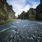 In der Schlucht Fjaðrárgljúfur