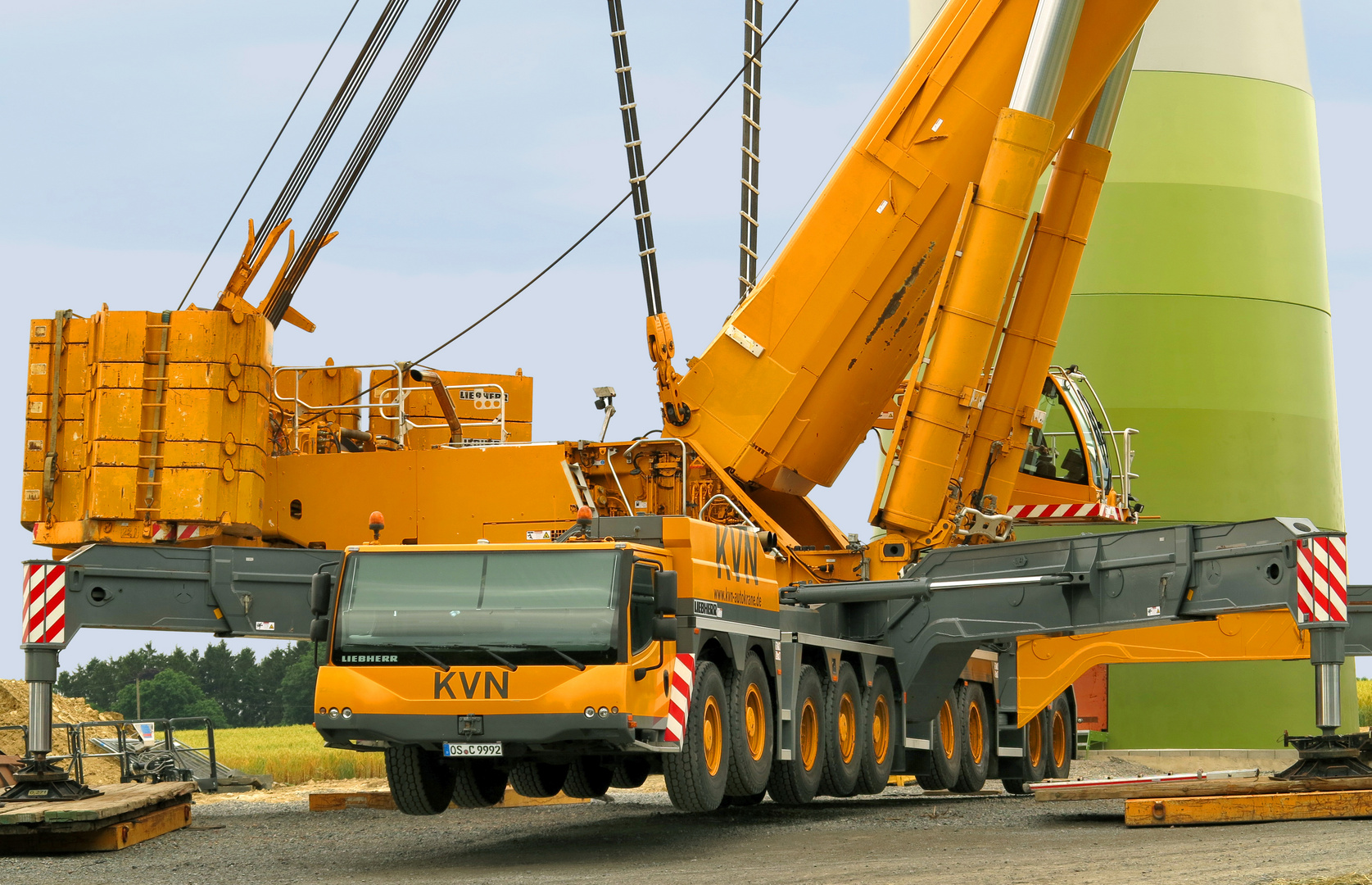 In der Schwebe, Liebherr LTM 11200-9.1